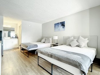 Travelodge Suites by Wyndham Kissimmee Orange