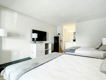 Travelodge Suites by Wyndham Kissimmee Orange