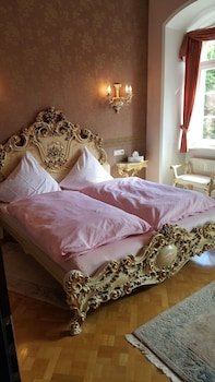 Schloss Sennfeld Hotel Garni