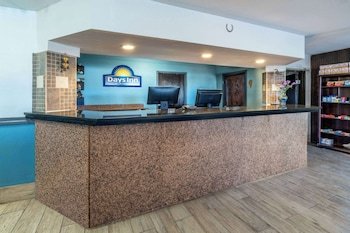 Days Inn by Wyndham Lamar