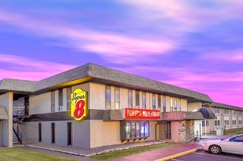 Super 8 by Wyndham Windsor/Madison North