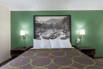 Super 8 by Wyndham Syracuse East