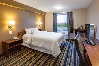 Super 8 by Wyndham Brandon MB