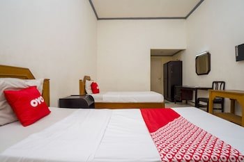 Hotel Pelangi Harapan by OYO Rooms