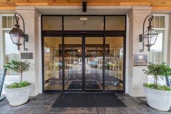 Natchez Grand Hotel & Suites