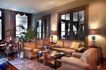 Natchez Grand Hotel & Suites