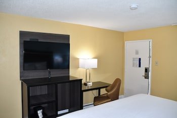 Baymont by Wyndham Macon I-75