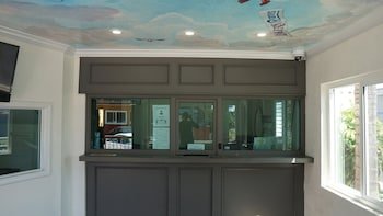 Sea Breeze Inn