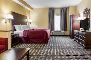 Clarion Inn & Suites Northwest