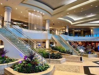 Hilton East Brunswick Hotel & Executive Meeting Center