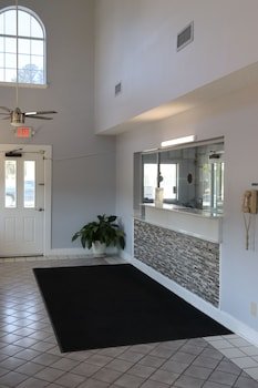 Woodstream Inn