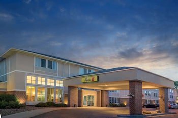 Super 8 by Wyndham Menomonie WI