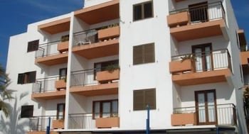 Llevant Apartments