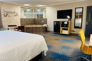 Days Inn by Wyndham Jamestown