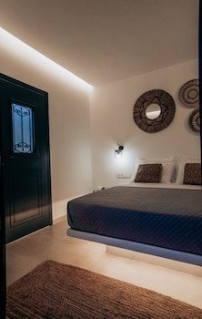 Ble Kythnos Suites