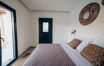 Ble Kythnos Suites