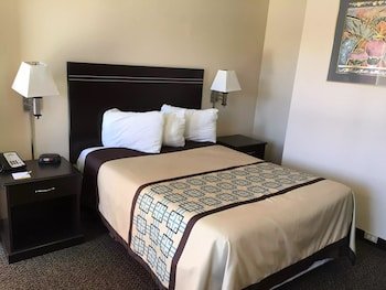 Days Inn by Wyndham Hobbs