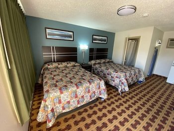 Lodge Inn Wrightstown