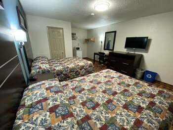 Lodge Inn Wrightstown