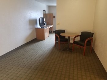 Super 8 by Wyndham Bend