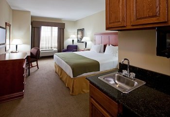 Holiday Inn Express & Suites Ada