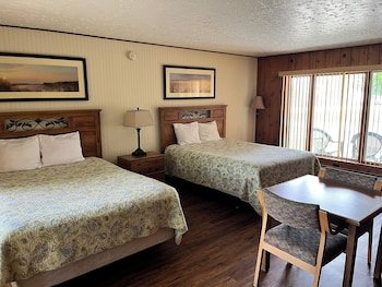 M-22 Inn Suttons Bay
