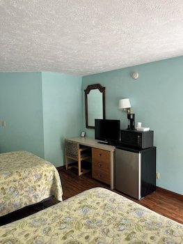 M-22 Inn Suttons Bay