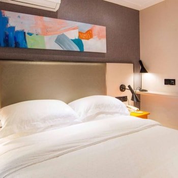Vyluk Hotel Zhuhai Gongbei