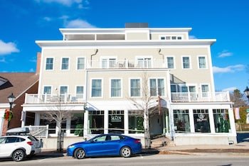 Capital Resorts - 84 Main