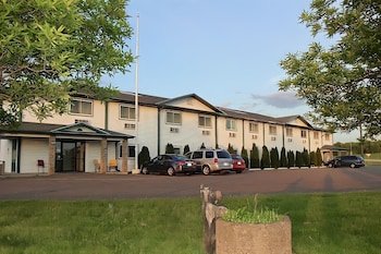 AmeriVu Inn and Suites Stanley