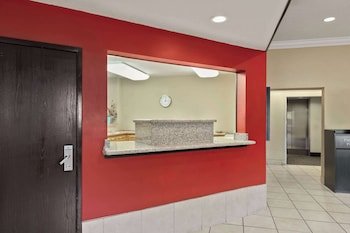 Super 8 by Wyndham Roseburg