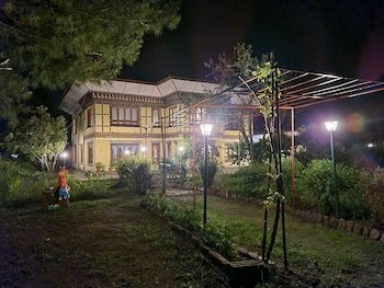 Nivvana Lodge & Homestay