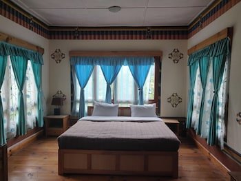 Nivvana Lodge & Homestay
