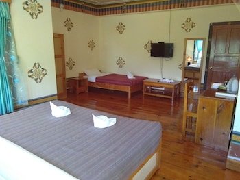 Nivvana Lodge & Homestay
