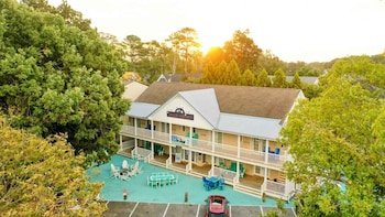 Canalside Inn