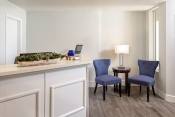 The Beachfront Inn & Suites at Dana Points