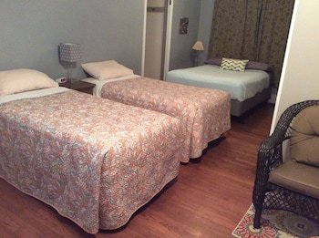 Riverdale Inn