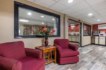 Econo Lodge Milwaukee Airport