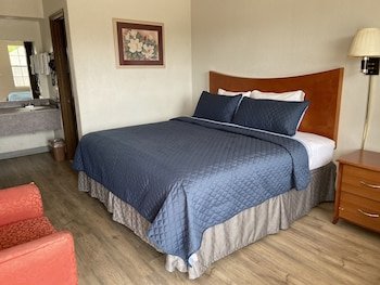 Colonial Inn Shawnee