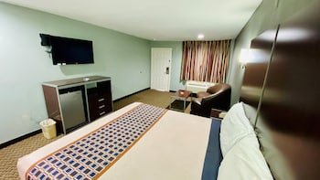 Moonlight Inn And Suites