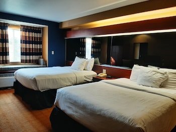 Starkville Inn & Suites