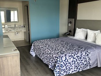 Days Inn by Wyndham El Paso Airport East