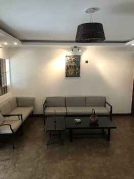 MaryLand Hotel