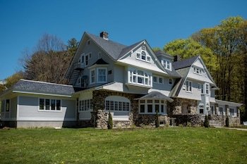 Hartness - House & Hotel