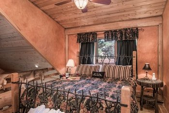 Bear Foot Lodge