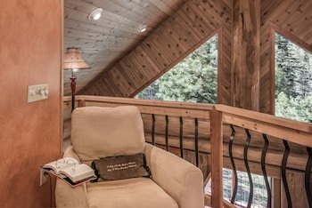 Bear Foot Lodge