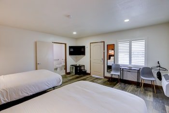 The Greens Hotel
