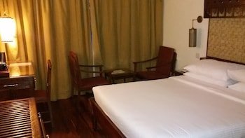 Lobo Wildlife Lodge