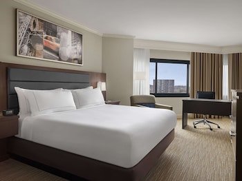 Doubletree Fort Lee/George Washington Bridge