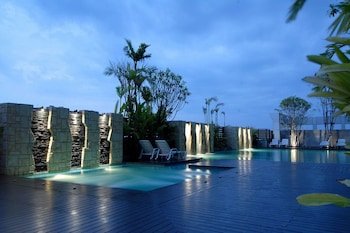 Sunee Grand Hotel & Convention Center